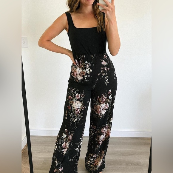 - NWT L Black Floral Wide-Leg Jumpsuit - Picture 1 of 2